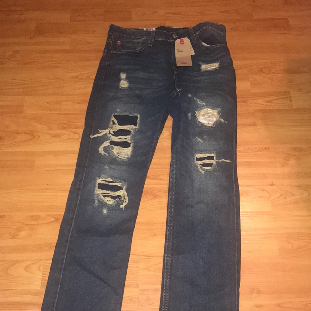 Dark blue Levi jeans